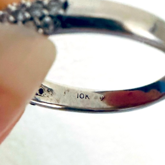 Gorgeous Lab Diamond Ring White 10K Gold - Picture 5 of 5